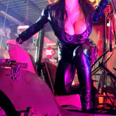 gallery/113887600_actiongirlsdeniseconvict037.jpg