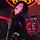 gallery/113887605_actiongirlsdeniseconvict042.jpg